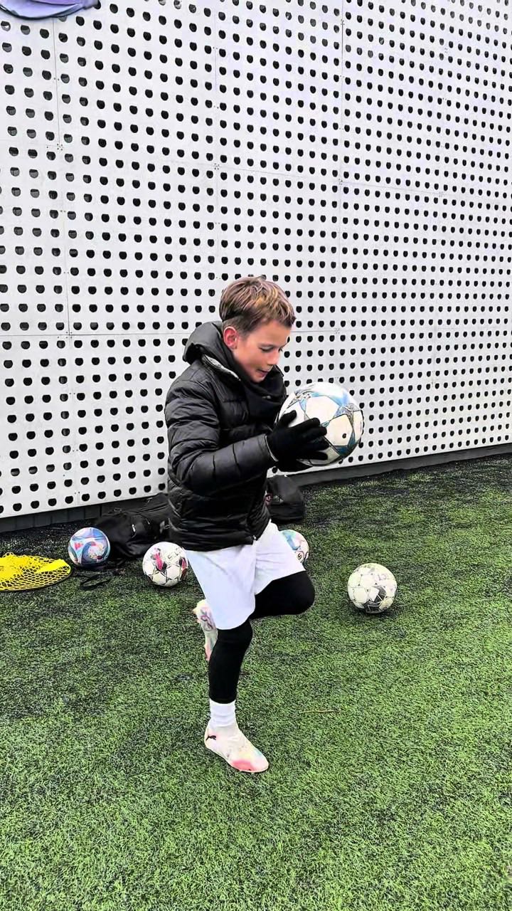 TikTok clip: private 1v1 session with an academy winger