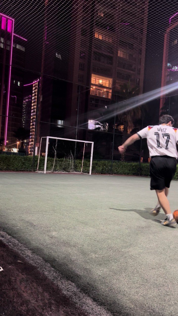TikTok clip: the Riwan flick skill move